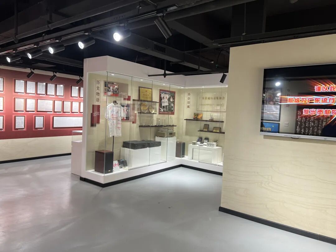 把商场变成“唱片机”?新月广场:在这里,逛街是种“沉浸式听歌” - 图21