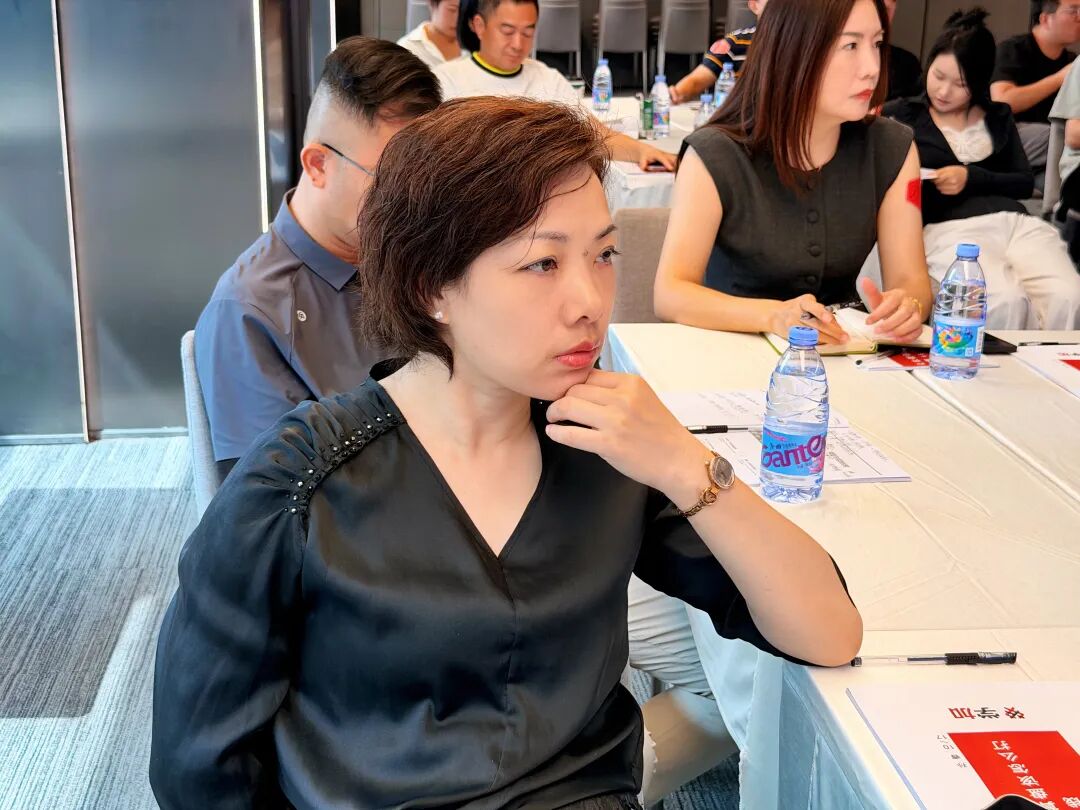 课堂笔记丨一个用38元门票做出27%复购率,一个跑遍全国说服老板再投1个亿:资产下行市场,谁在靠运营活下来?