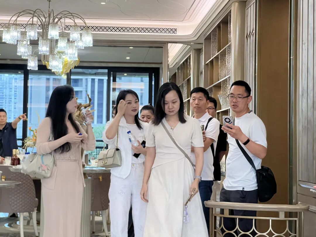 7个亿!三兄弟“扫货”广州顶豪,背后藏着什么财富密码? - 图10