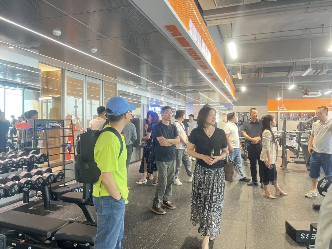 谁懂啊!在大沥这家酒店醒来,窗外就是摩天轮,下楼就能看展吃粤菜! - 图11