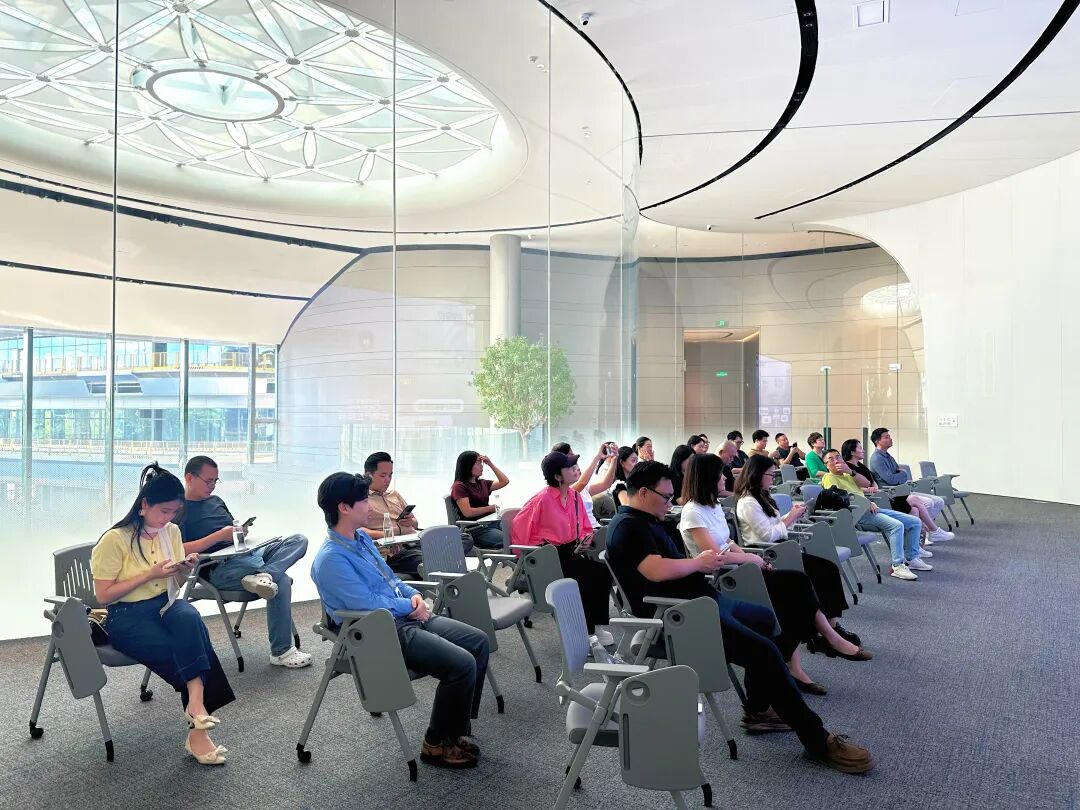 黄埔区同学会丨走进广开云领科技城和星际云汇 - 图6
