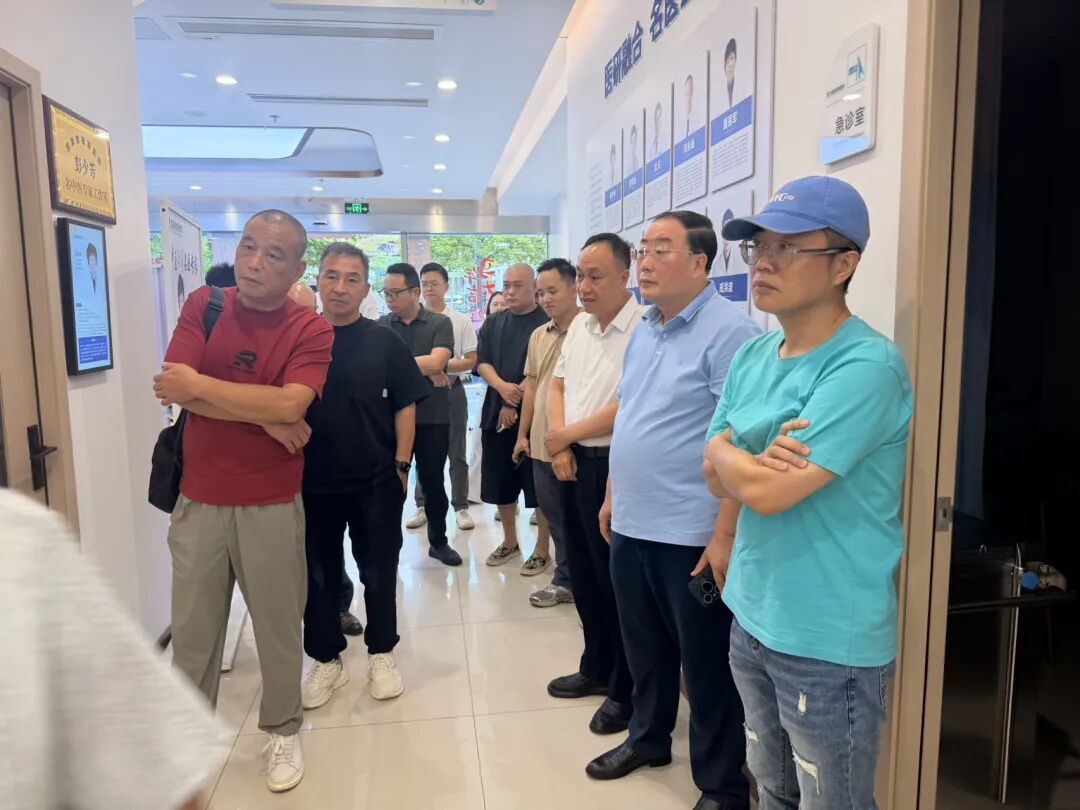 别人招商,他“招壳”:空荡荡的互联网医院里,藏着最满的生意 - 图7