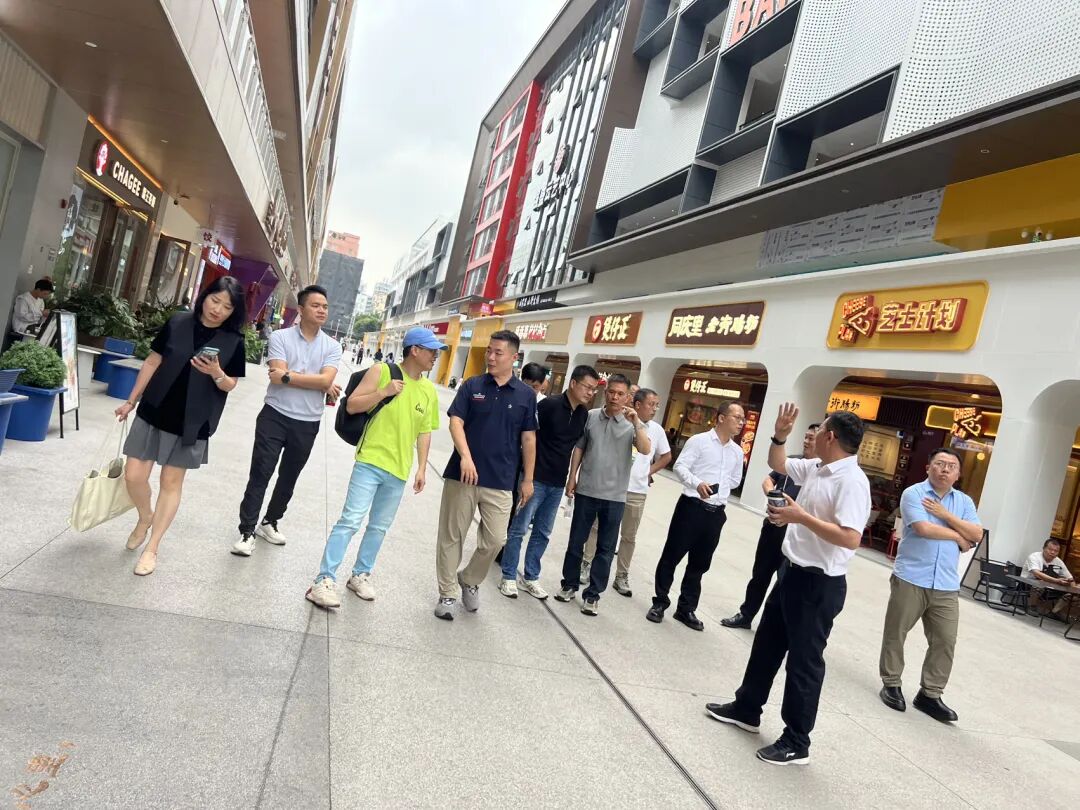 把商场变成“唱片机”?新月广场:在这里,逛街是种“沉浸式听歌” - 图6