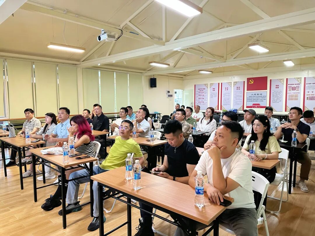 白云区同学会活动丨走进奥绅文体,探讨【 文广旅体+IP】融合发展运营模式 - 图5