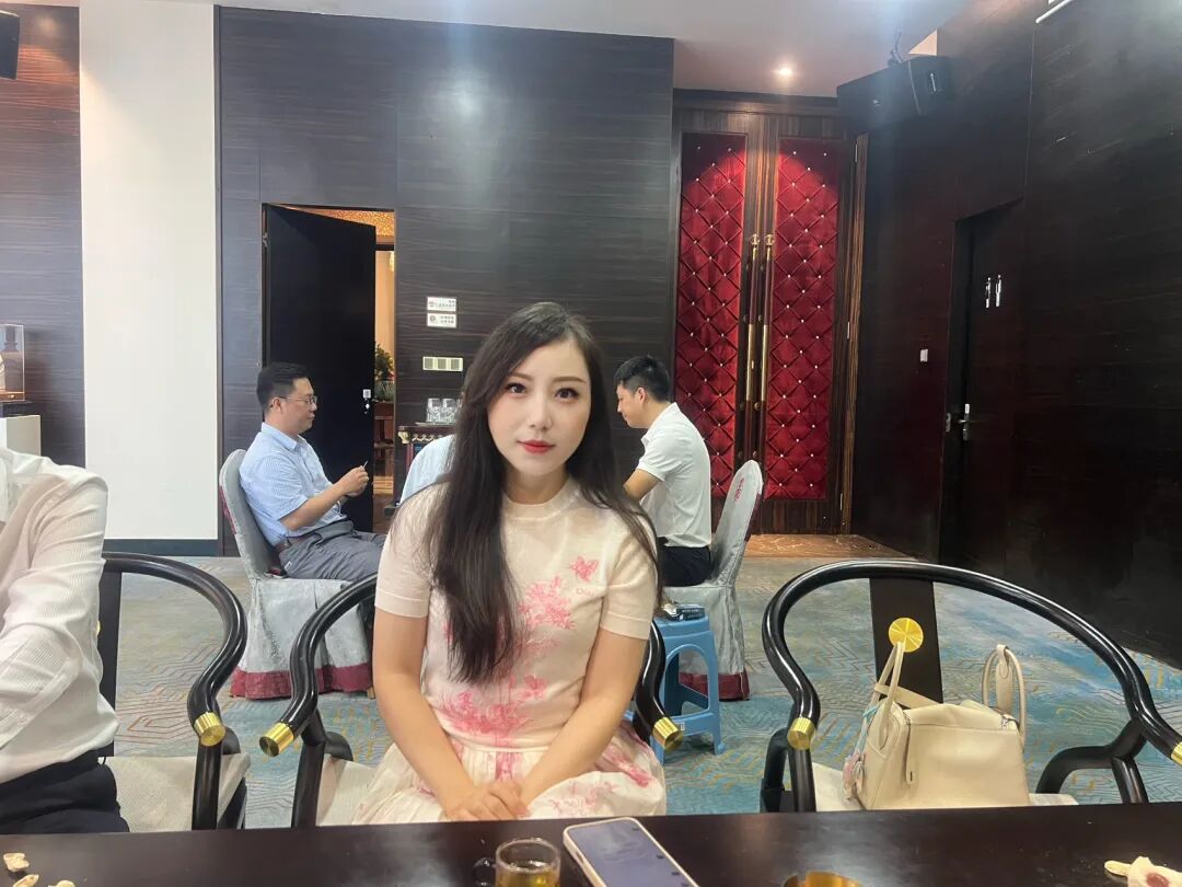 惊呆!第二次班级聚会,班长又放大招?全班直呼:这届班长真的太顶了! - 图12