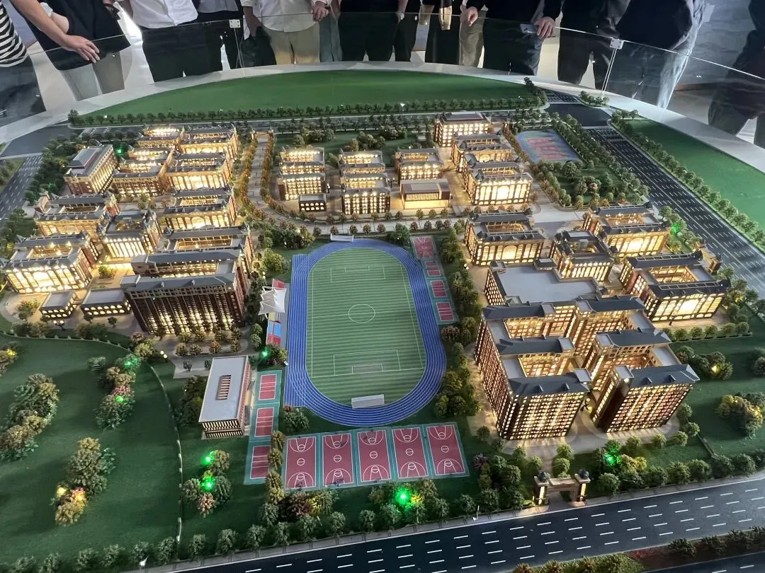 走进广东龙涛教育集团---广州市白云区龙涛外国语实验学校 - 图7