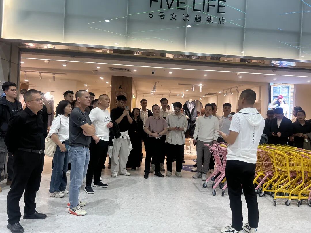 参访五号服装小镇,共探传统专业市场转型升级新路径 - 图3