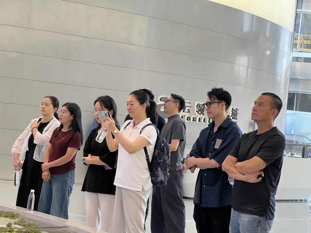 黄埔区同学会丨走进广开云领科技城和星际云汇 - 图8