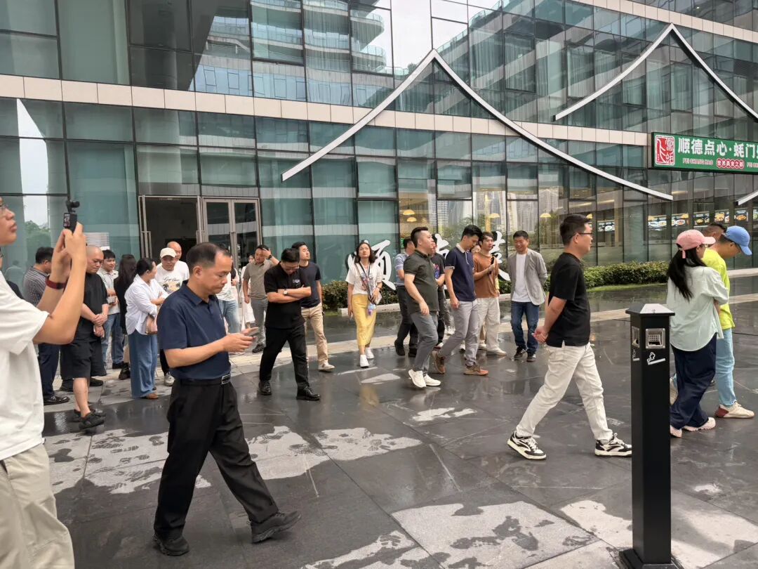 烂尾楼变身城市地标?这位“超市狂人”用两筐白菜,盘活了几个亿的不良资产! - 图5
