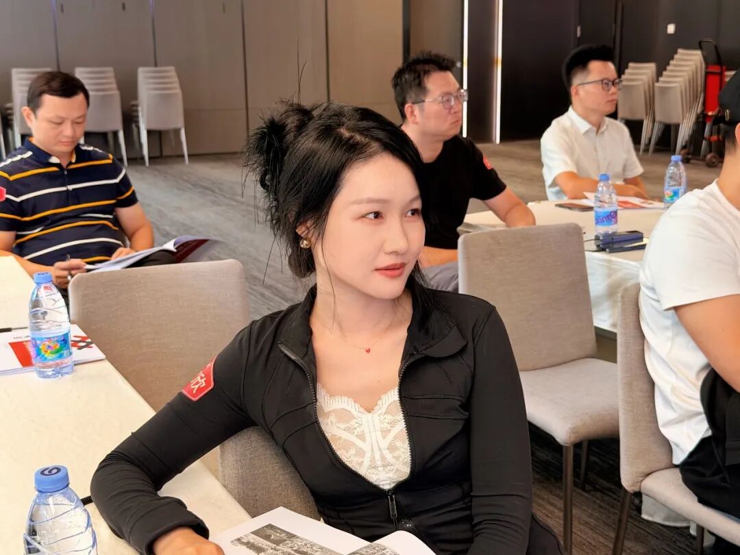 课堂笔记丨一个用38元门票做出27%复购率,一个跑遍全国说服老板再投1个亿:资产下行市场,谁在靠运营活下来?