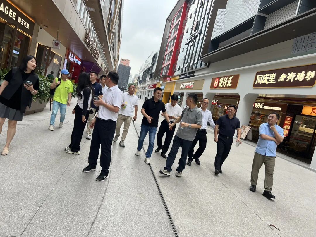 把商场变成“唱片机”?新月广场:在这里,逛街是种“沉浸式听歌” - 图7
