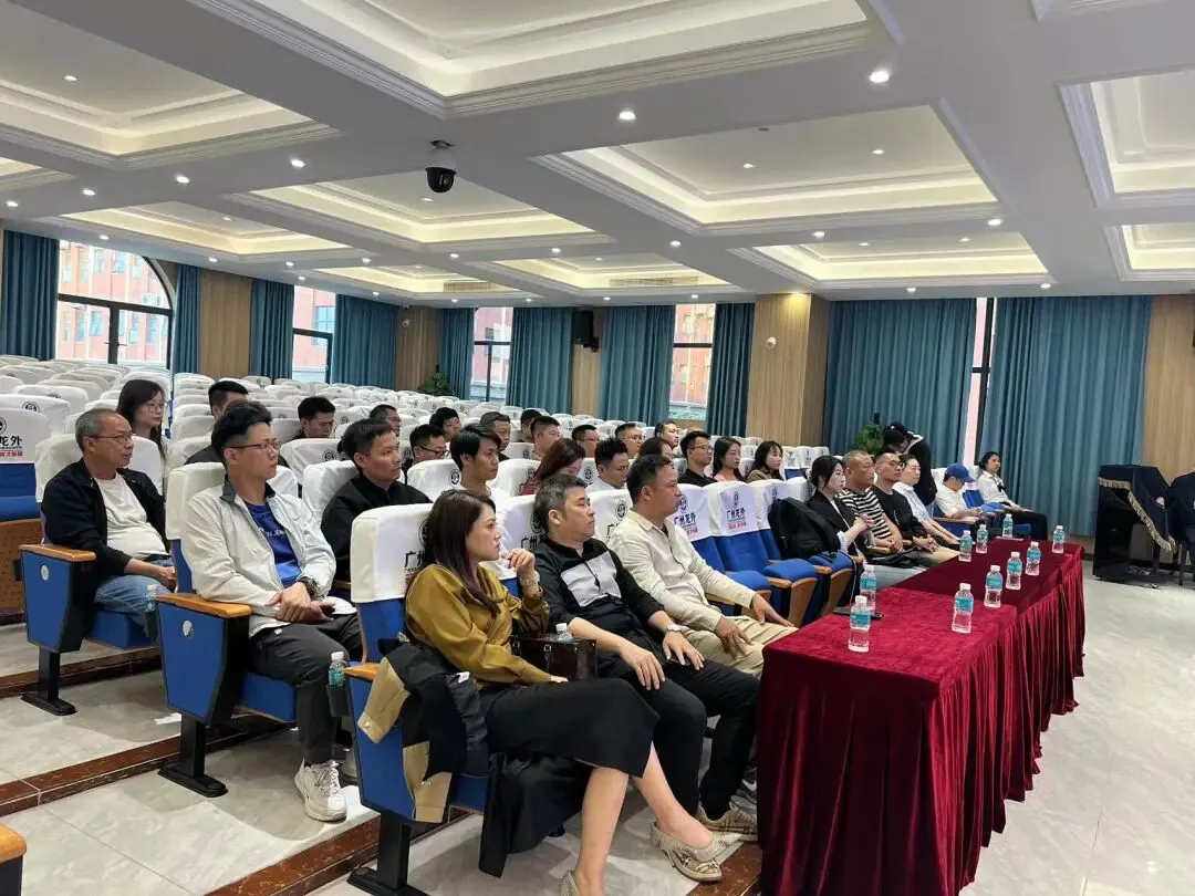 走进广东龙涛教育集团---广州市白云区龙涛外国语实验学校 - 图26