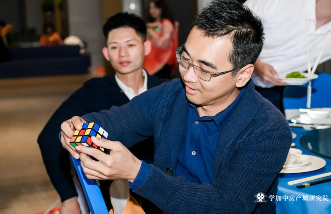 【FUN肆玩】趣味变装毕业晚会:学加8期-9期毕业典礼顺利落幕 - 图36