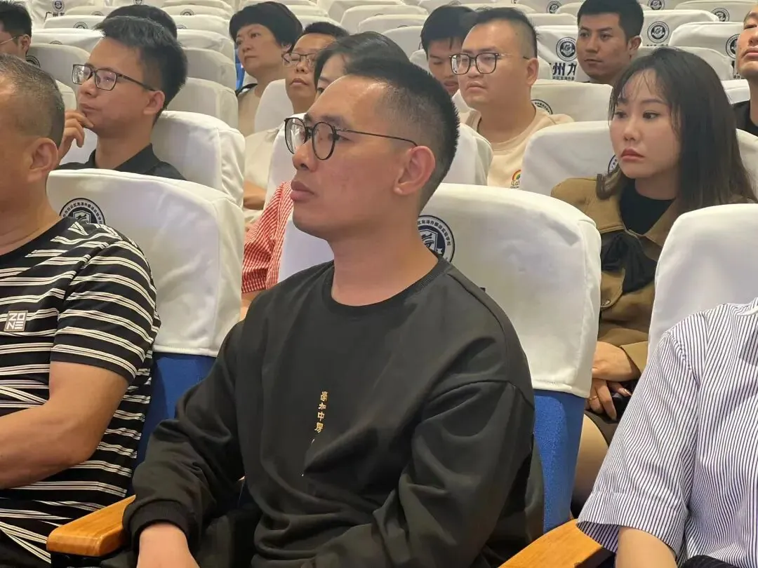 走进广东龙涛教育集团---广州市白云区龙涛外国语实验学校 - 图23