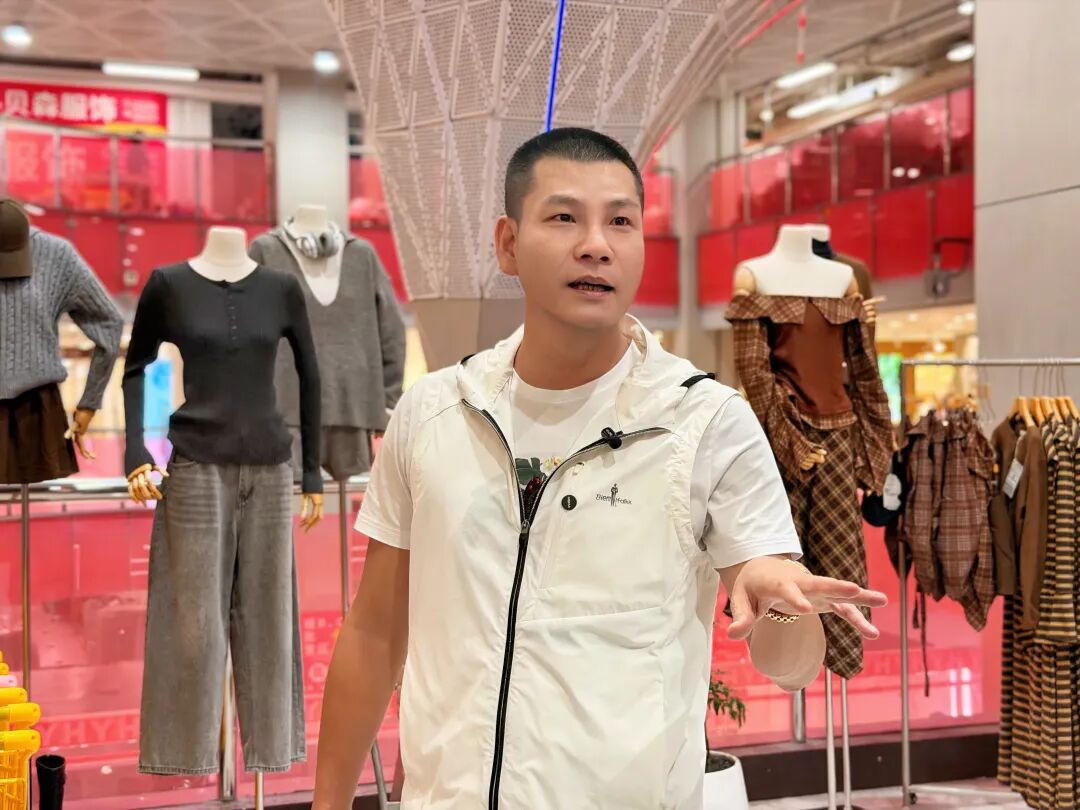 参访五号服装小镇,共探传统专业市场转型升级新路径 - 图2