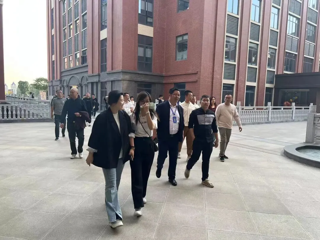 走进广东龙涛教育集团---广州市白云区龙涛外国语实验学校 - 图10