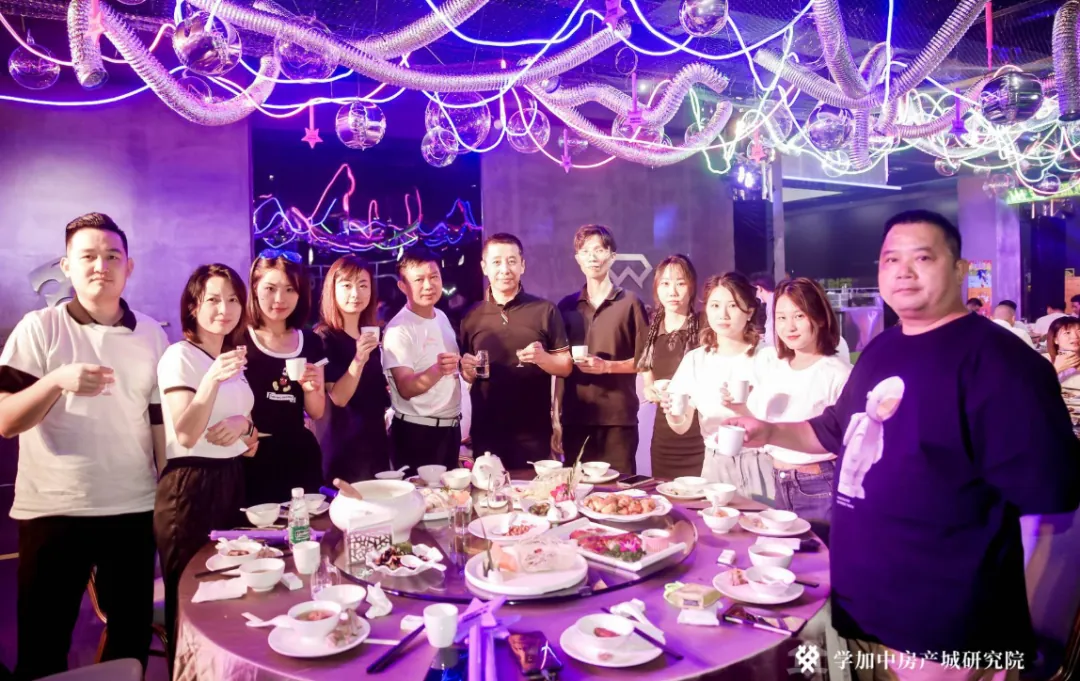 一场炫酷的赛博朋克毕业晚会:学加6期-7期毕业典礼顺利落幕 - 图35