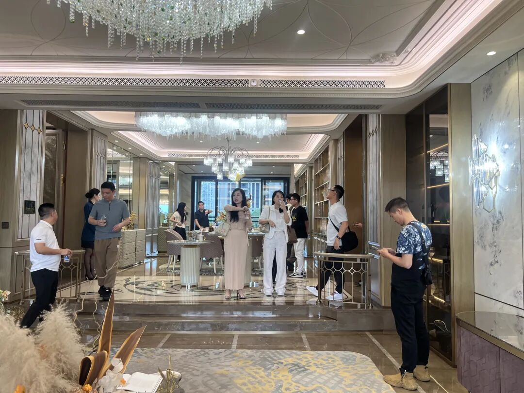 7个亿!三兄弟“扫货”广州顶豪,背后藏着什么财富密码? - 图19