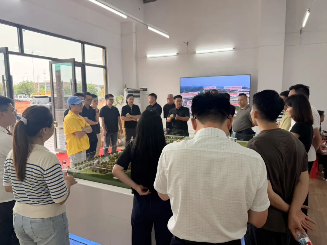 被4所大学"包围"的商场,20万师生脚下,藏着多少个百万级品类机会?生意到底好不好做? - 图12