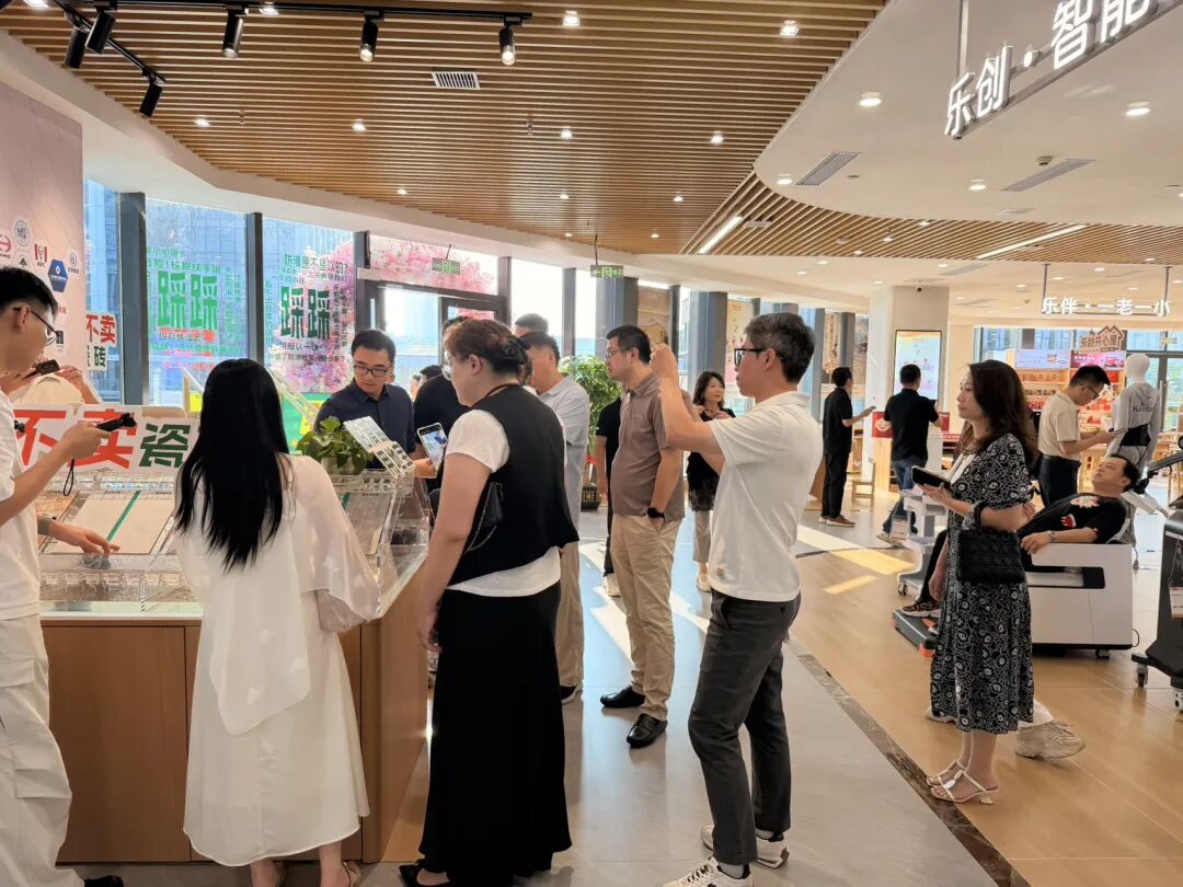 银发经济不是"慢生意",走进科学城钧恒广场,提前看见银发经济的“下一站” - 图5