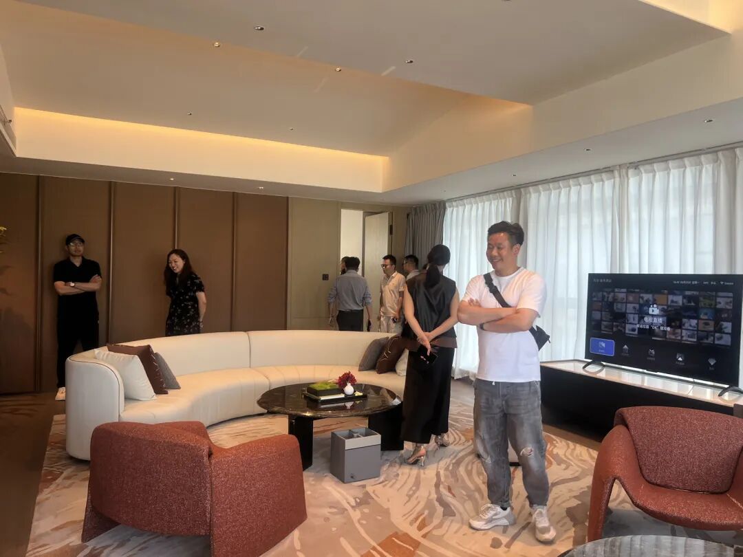 谁懂啊!在大沥这家酒店醒来,窗外就是摩天轮,下楼就能看展吃粤菜! - 图8