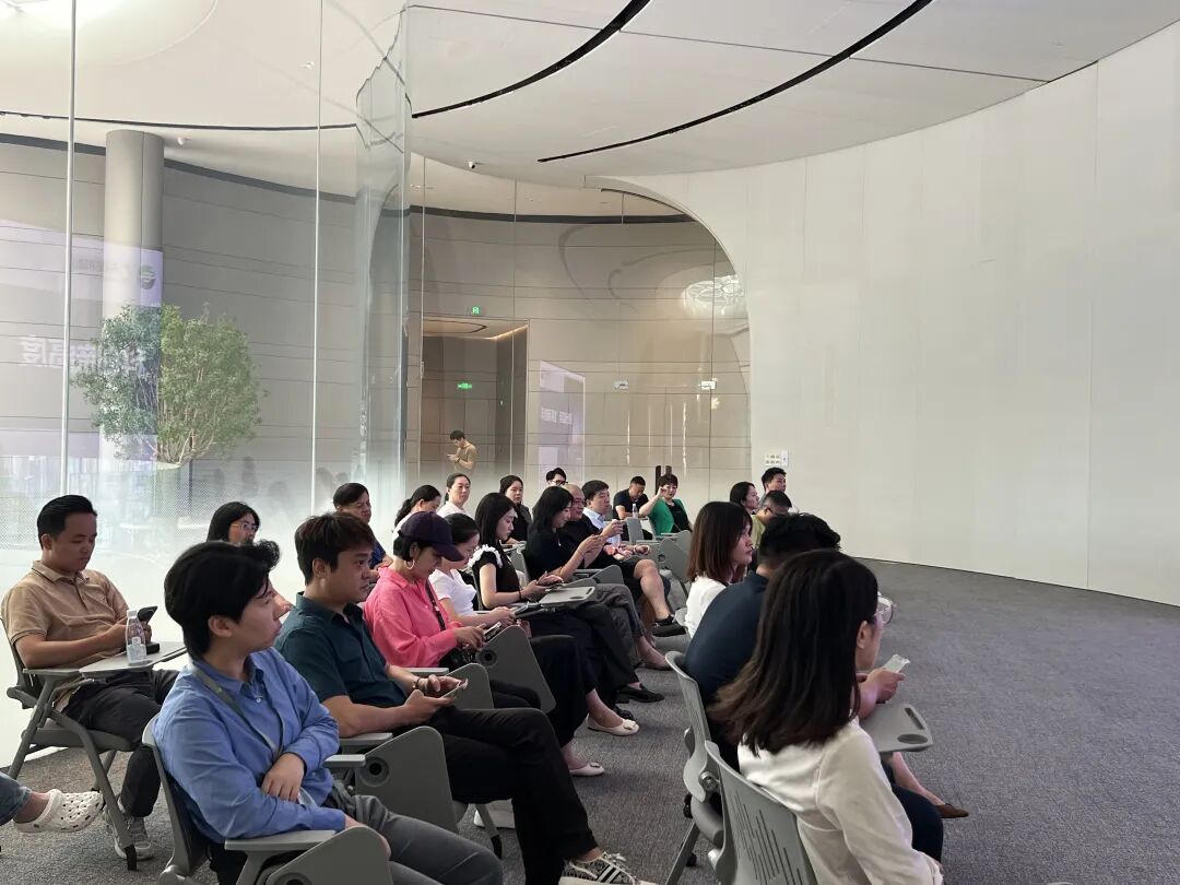 黄埔区同学会丨走进广开云领科技城和星际云汇 - 图4