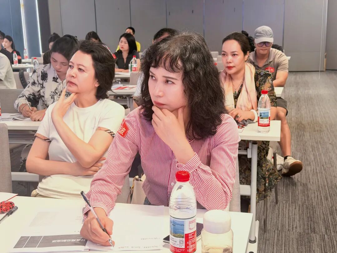 从“卖东西”到“赚信任”:6种社区商业新打法+3个避坑指南,看完少走3年弯路 - 图53