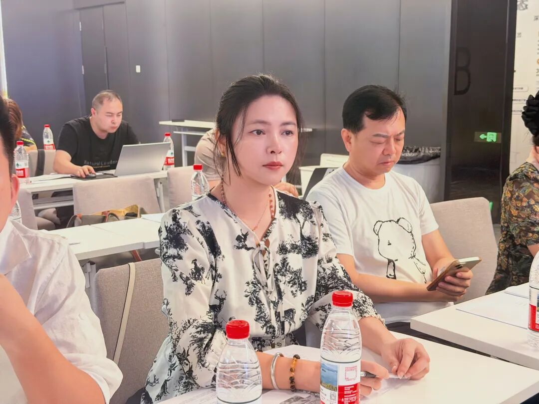 从“卖东西”到“赚信任”：6种社区商业新打法+3个避坑指南，看完少走3年弯路 - 图57