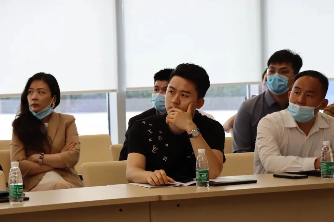 学加深圳同学会丨走进南山智园崇文园区、天安云谷参观学习 - 图9