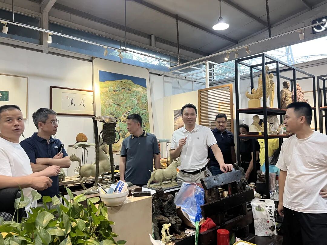 走进重启中的小洲艺术村:从“灰色桥底”到“绿色艺术长廊” - 图13