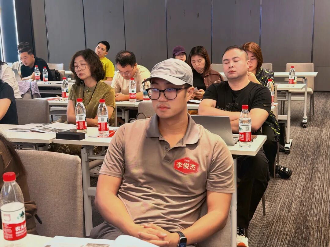 从“卖东西”到“赚信任”：6种社区商业新打法+3个避坑指南，看完少走3年弯路 - 图84