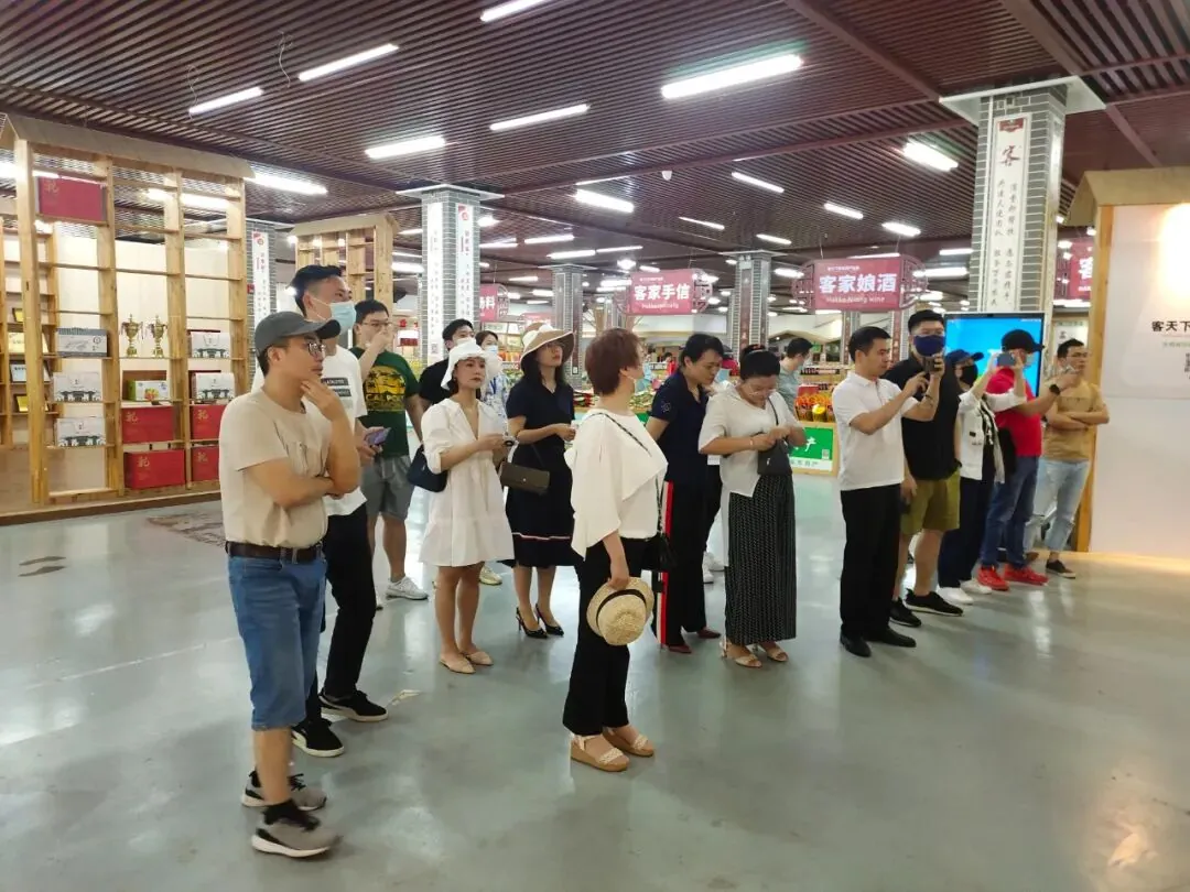 游学活动 | 走进客天下与十记果业 - 图2