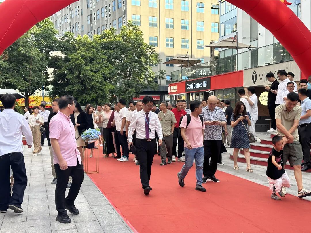 白云区同学会丨走进白云印象直播+产业园 - 图10