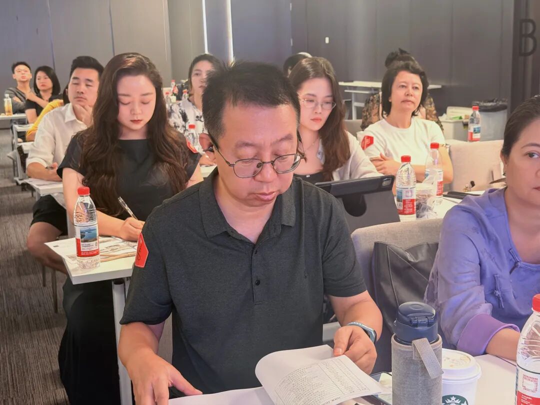 从“卖东西”到“赚信任”：6种社区商业新打法+3个避坑指南，看完少走3年弯路 - 图37