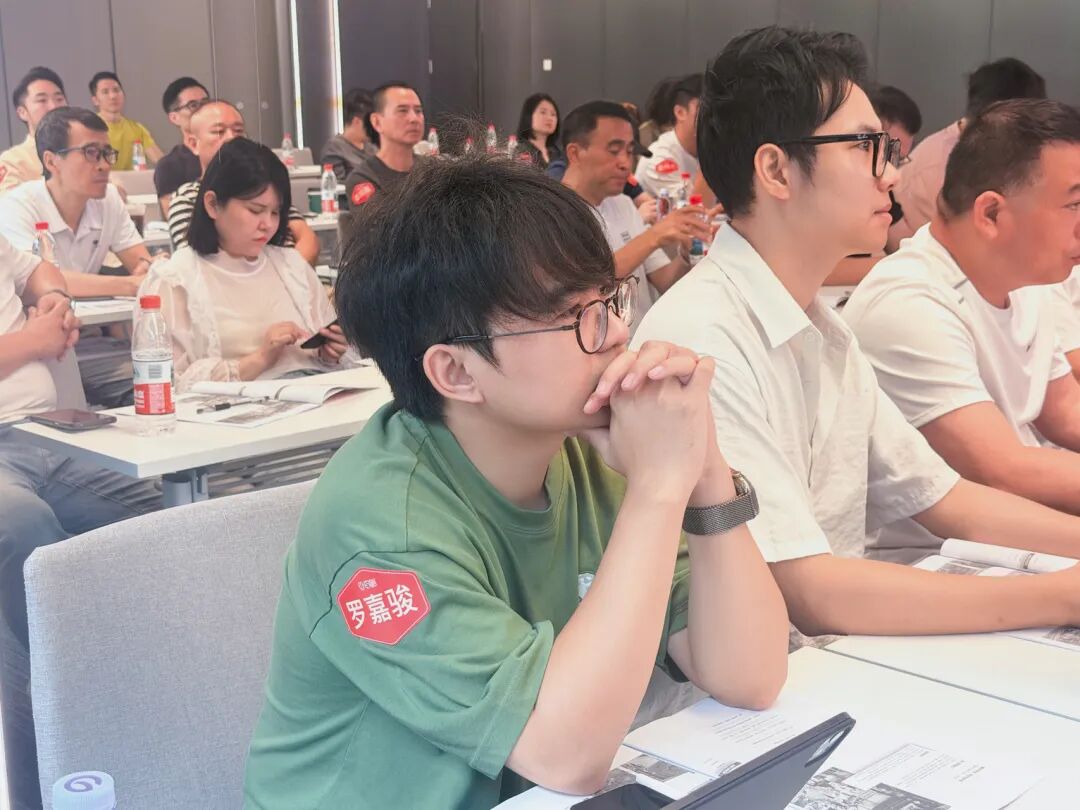 从“卖东西”到“赚信任”:6种社区商业新打法+3个避坑指南,看完少走3年弯路 - 图44