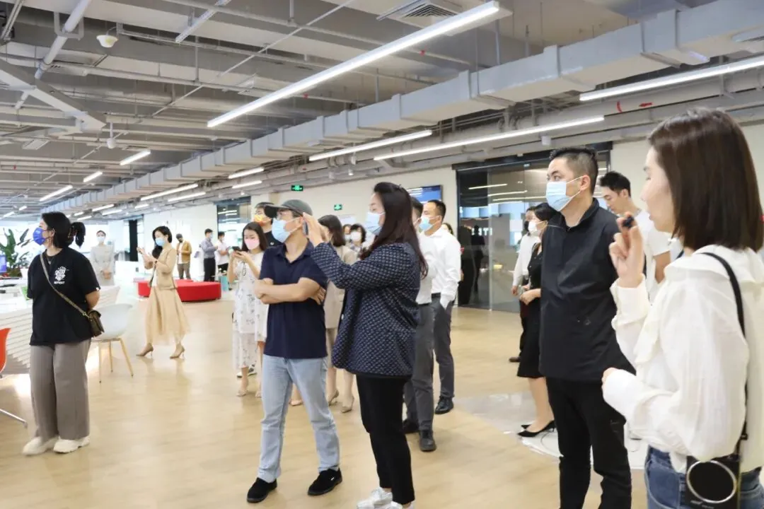 学加深圳同学会丨走进南山智园崇文园区、天安云谷参观学习 - 图14