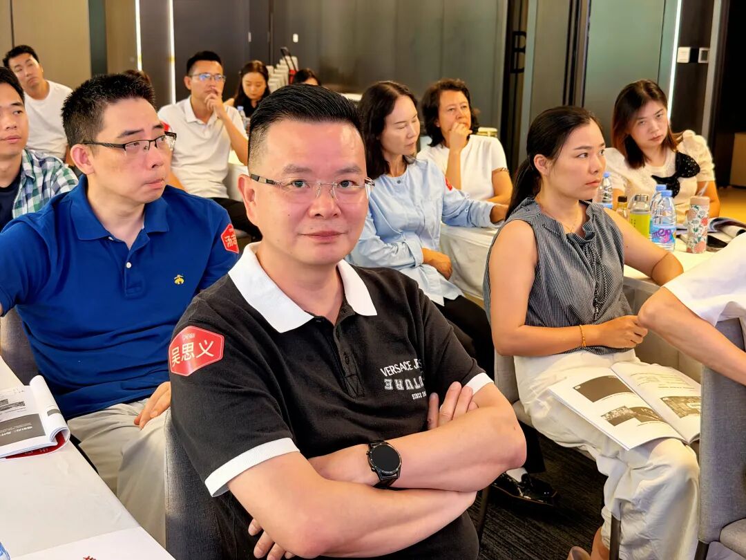 课堂笔记丨一个用38元门票做出27%复购率,一个跑遍全国说服老板再投1个亿:资产下行市场,谁在靠运营活下来?