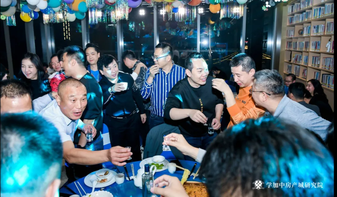 【FUN肆玩】趣味变装毕业晚会:学加8期-9期毕业典礼顺利落幕 - 图35