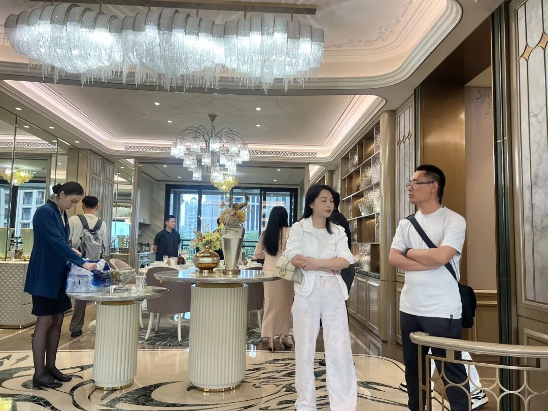 7个亿!三兄弟“扫货”广州顶豪,背后藏着什么财富密码? - 图17