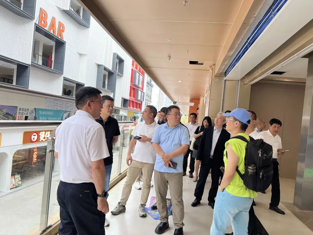把商场变成“唱片机”?新月广场:在这里,逛街是种“沉浸式听歌” - 图9