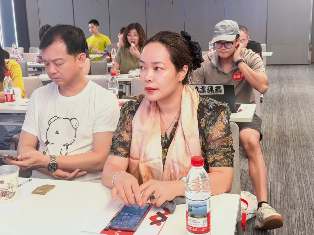 从“卖东西”到“赚信任”：6种社区商业新打法+3个避坑指南，看完少走3年弯路 - 图58