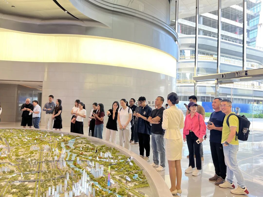 黄埔区同学会丨走进广开云领科技城和星际云汇 - 图10