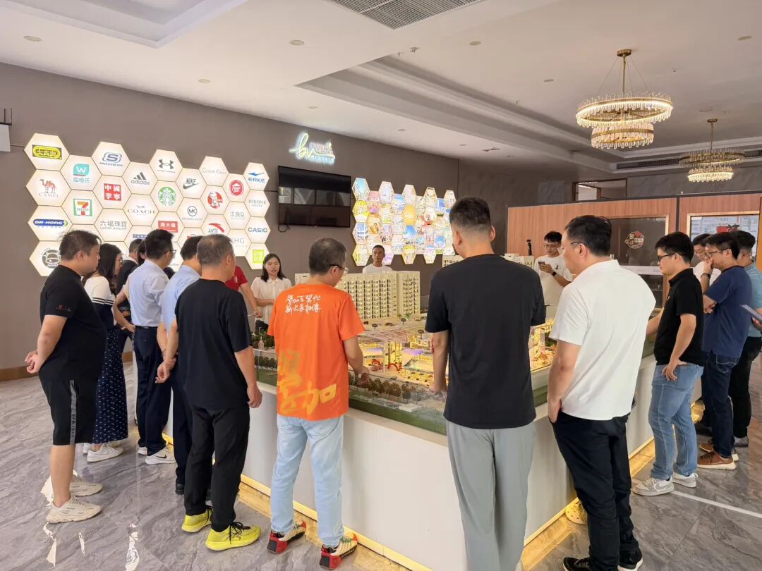走进佛山博伯丽奥莱小镇 | 一场关于13万方商业改造的"头脑风暴" - 图3
