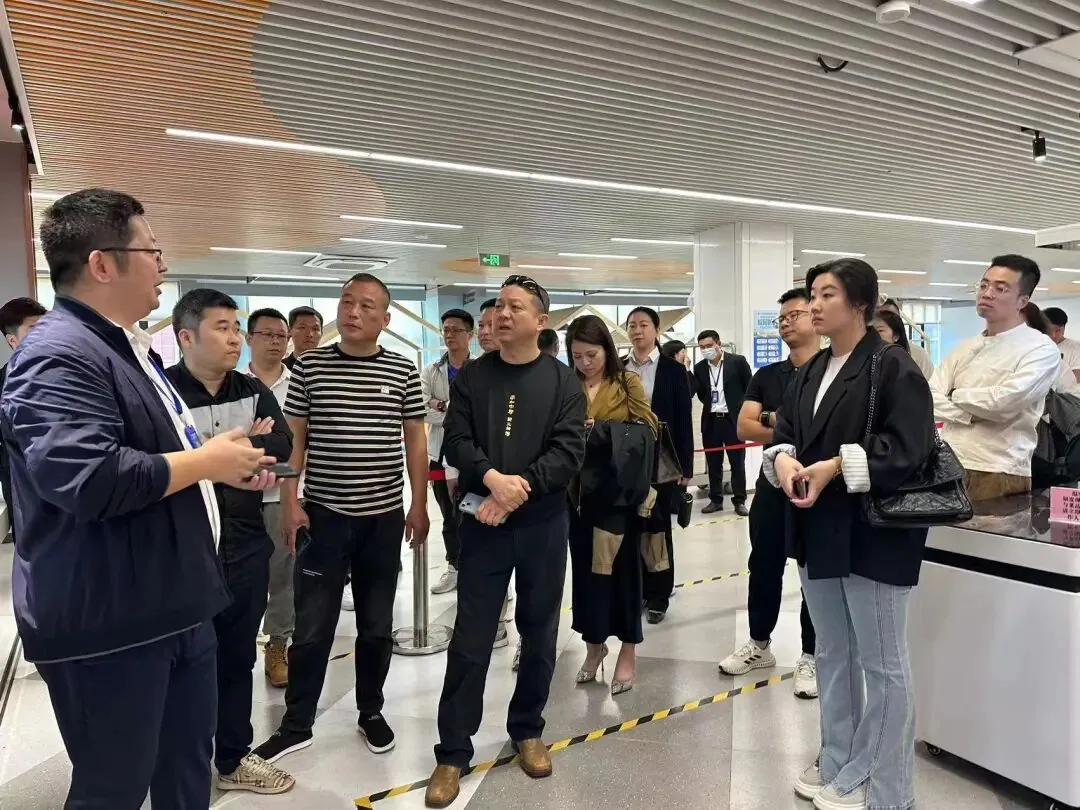 走进广东龙涛教育集团---广州市白云区龙涛外国语实验学校 - 图15