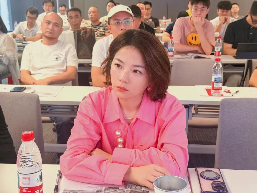从“卖东西”到“赚信任”:6种社区商业新打法+3个避坑指南,看完少走3年弯路 - 图38