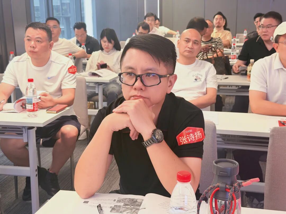 从“卖东西”到“赚信任”:6种社区商业新打法+3个避坑指南,看完少走3年弯路 - 图39