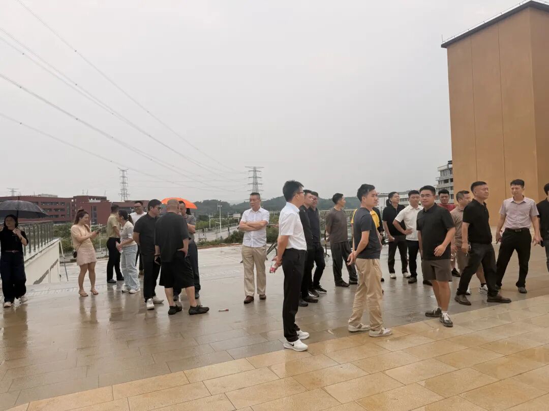 被4所大学"包围"的商场,20万师生脚下,藏着多少个百万级品类机会?生意到底好不好做? - 图6