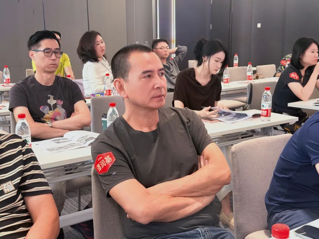 从“卖东西”到“赚信任”:6种社区商业新打法+3个避坑指南,看完少走3年弯路 - 图66
